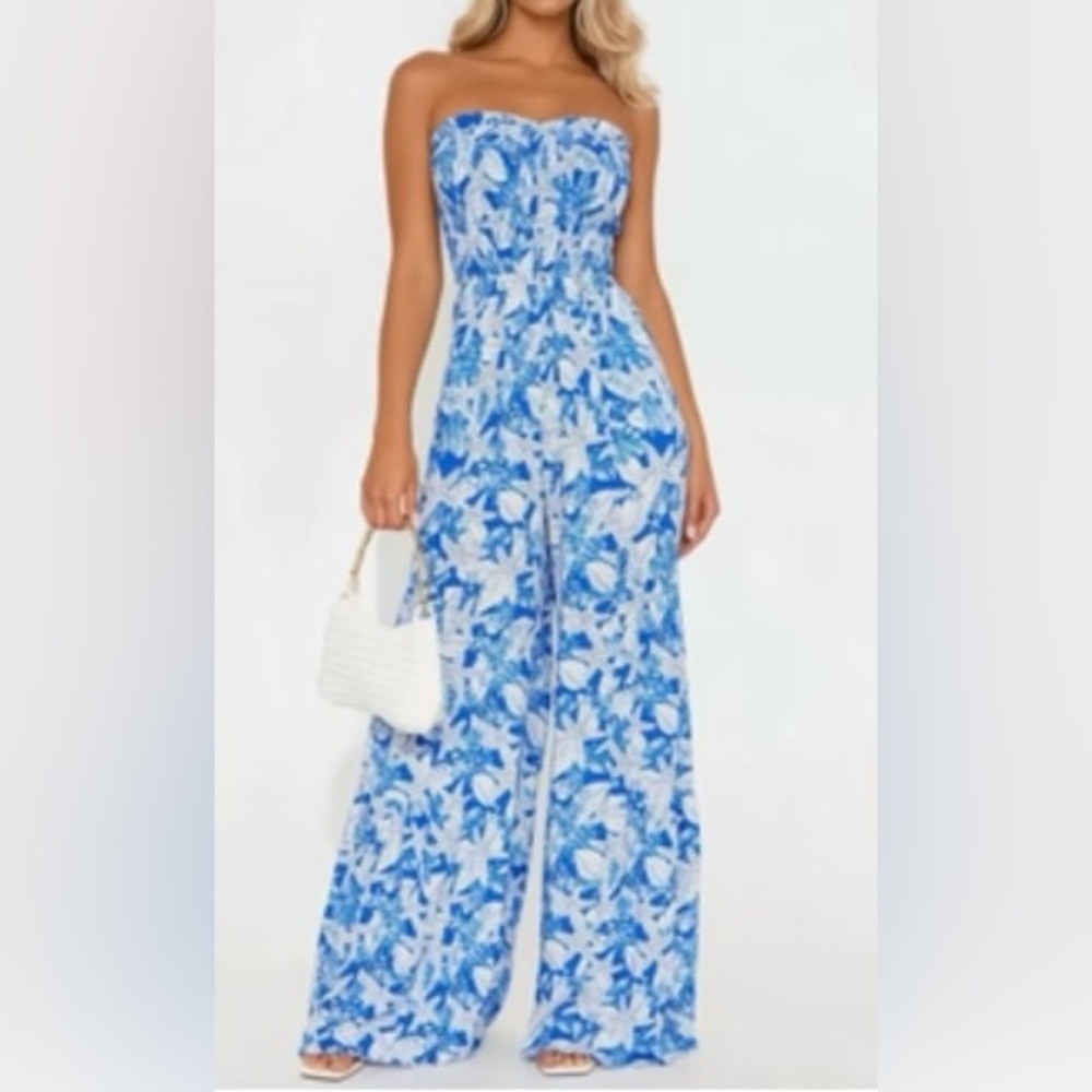 NWT Fashion Nova Blue and White Floral Jumpsuit size XS